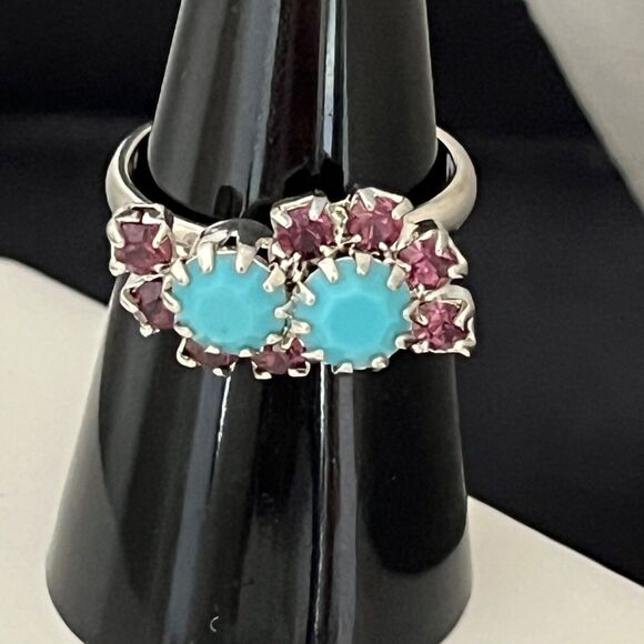 Vintage Costume Ring Silver Tone Prong Set Rhinestones Mid Century Modern 4J - Picture 5 of 6